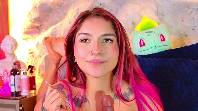 bella_mush (F teen) - FINGERING PUSSY  😋