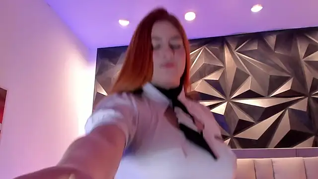 megan_whitee__ webcam