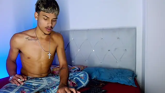angel_foxc13 (M twink) - Happy happy Angel..!!😍