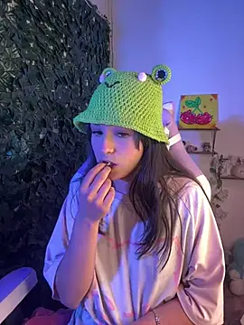 eymmy_24 - Eymmy_24's free webcam - UK Sex Cams