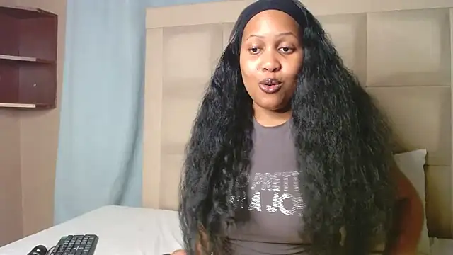 Thique_DollX webcam