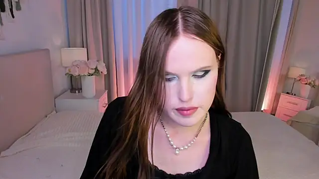 EffieMinki live cam on StripChat