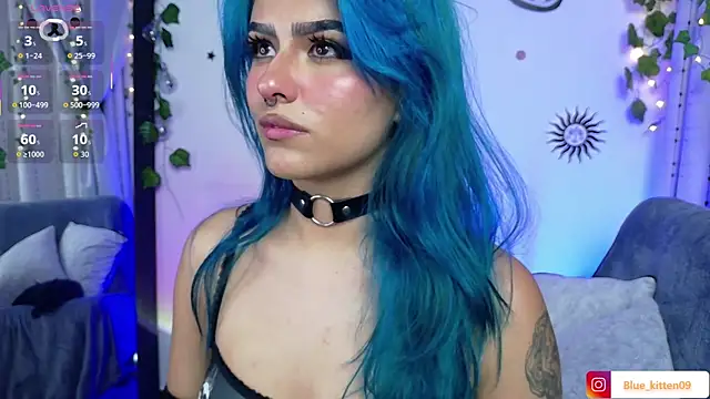 blue_kitten live cam on StripChat