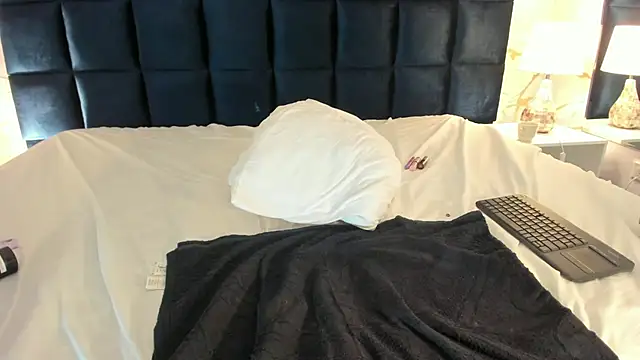 EmmaJhoons live webcam show