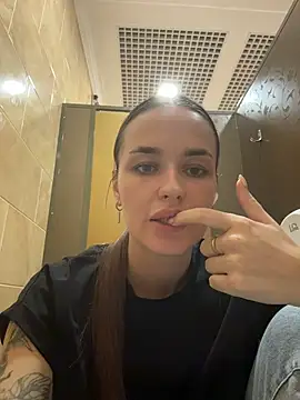MiaCatt live webcam show