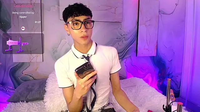 Owen_JP live cam on StripChat