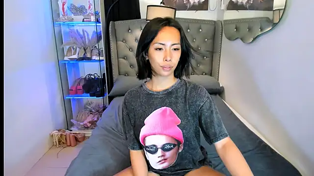 reighnempress live cam