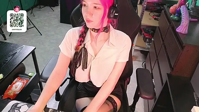 Maya_Viola webcam