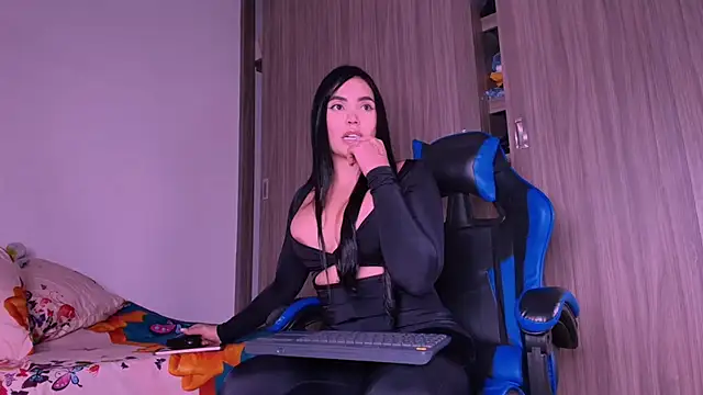 dreamsussi live cam on StripChat