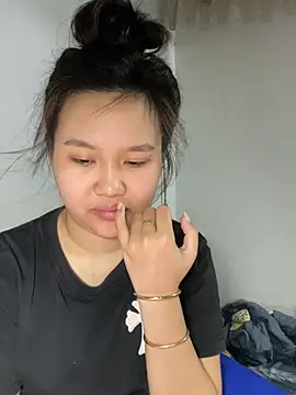 Almira6868 webcam