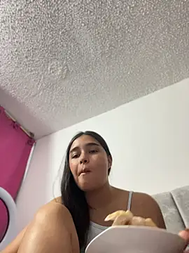 i_samanthaa (F teen) - Show feet👣