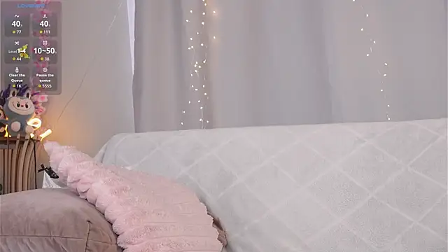 CherlyGuss live cam on StripChat
