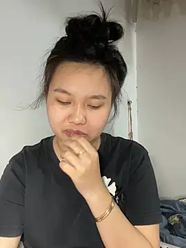 Almira6868 webcam