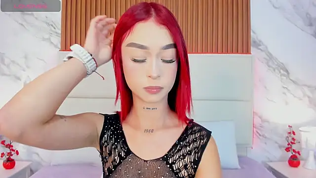 _bella_rossee_ (F teen) - fingers in pussy
