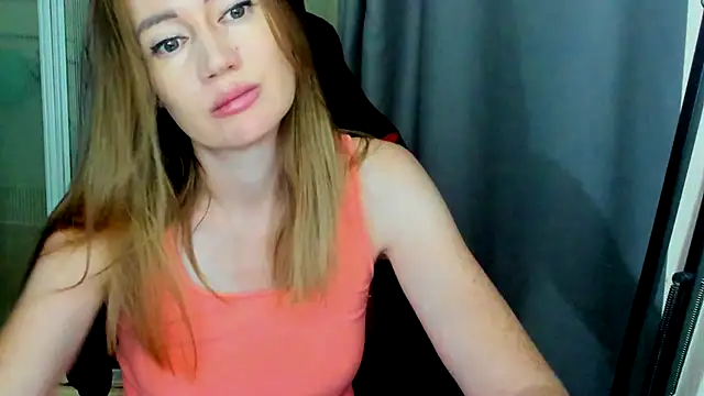 JessFoxxx live cam on StripChat