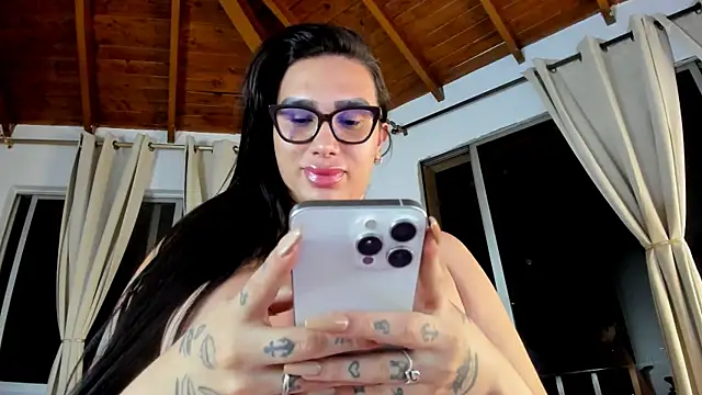 IsaFontanna live cam