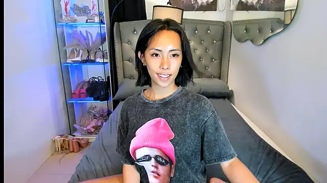 reighnempress live cam