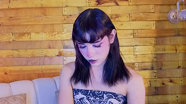 pixy_20 (T young) - dildo in public