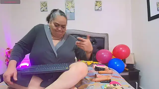 QueenMatturex webcam