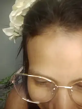 AzpenAgatha27 webcam