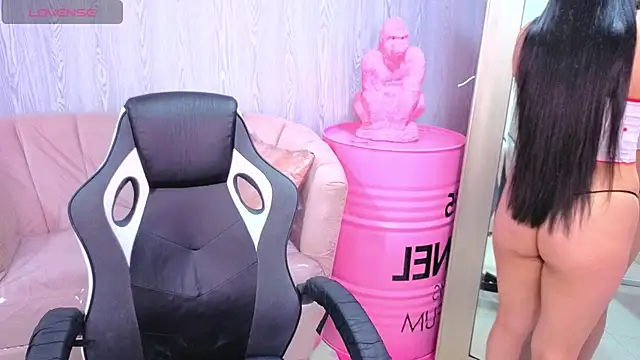 lia_harper_t ahegao tease pose