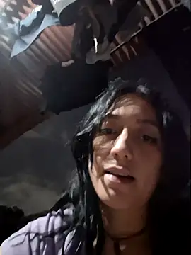 Evelyn_outdoors webcam