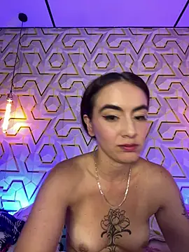 MelanyyJhonson15 live cam on StripChat