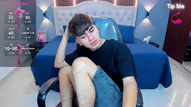 Tommy18__ live cam on StripChat