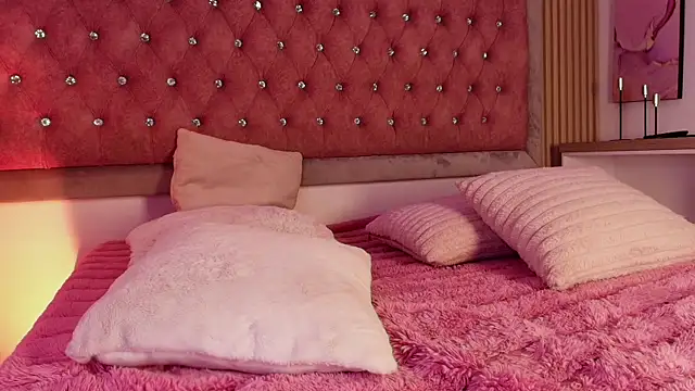 MylaDreams live cam
