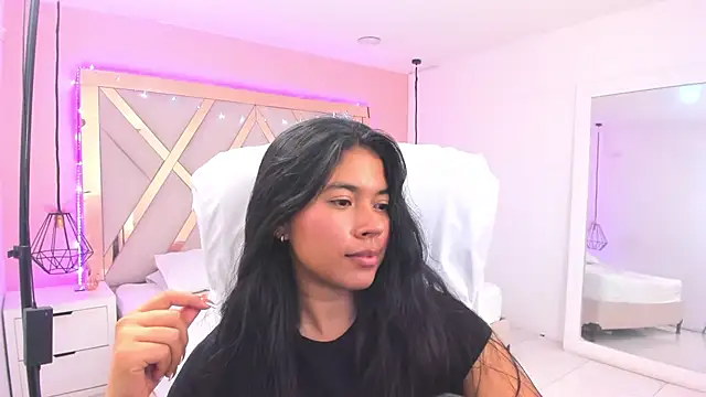 samantaa_shy live cam on StripChat