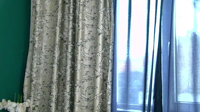 SkinnyNatty webcam