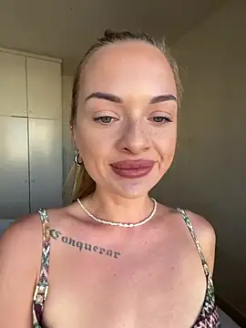 ElenaRebelle webcam
