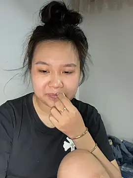 Almira6868 webcam