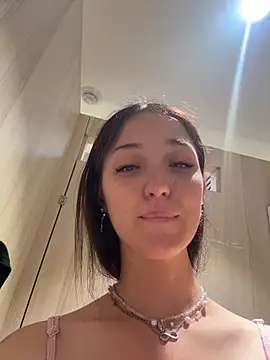 DollyTall live webcam show