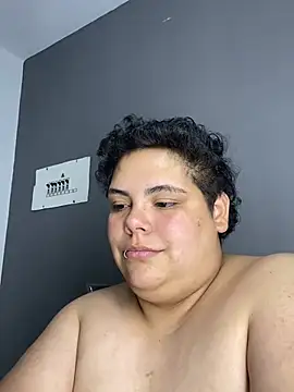 Hailey_Curvy webcam