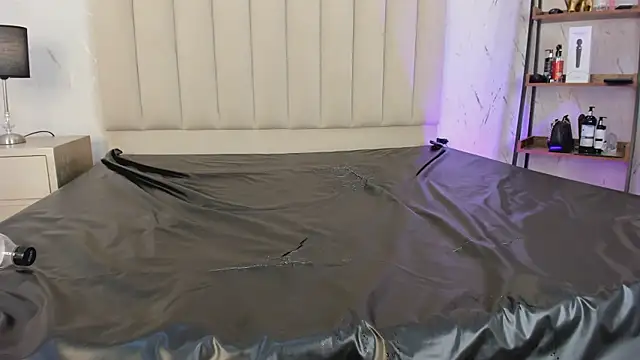 LilithHarperr_ webcam