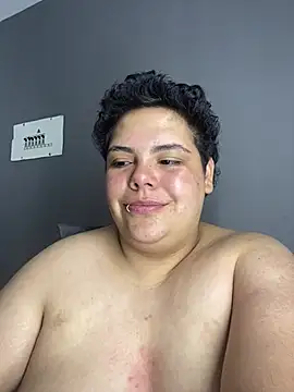 Hailey_Curvy webcam