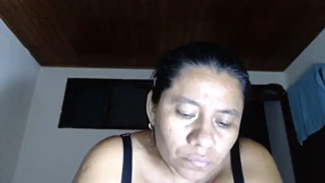 adrixxx38 live cam on StripChat
