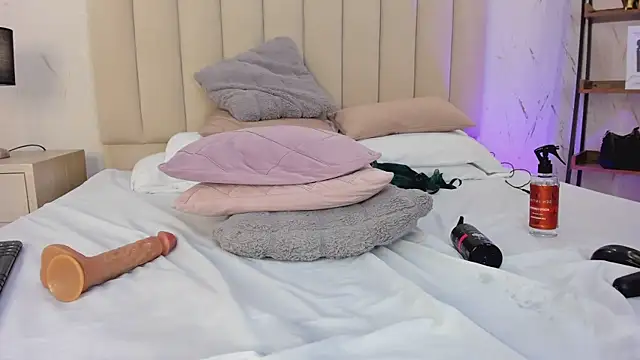 lilithharperr_ (F teen) - SHOW /ASS/BOOBS/PUSSY CHOOSE 1