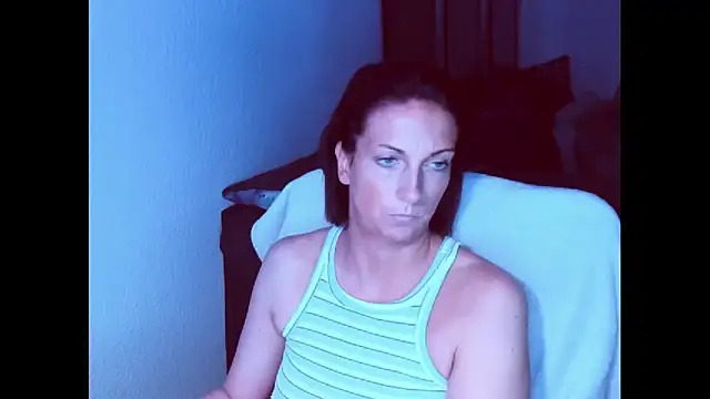 sexyjulia21 (F milf) - 💦 Squirt Video 💦