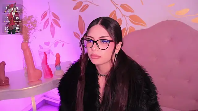 misselektra__ (F young) - Kitty suck her sharp claws