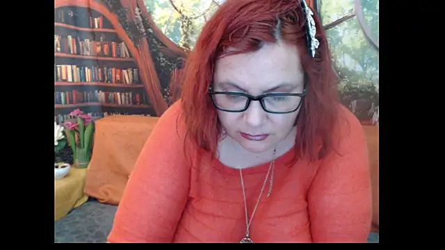 PlayfullMature webcam