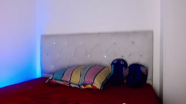 Angel_foxc13 live cam on StripChat