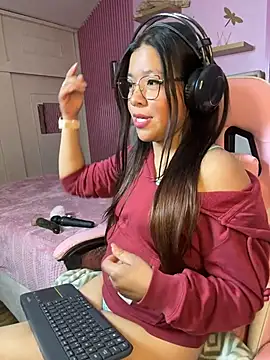 Dayan_Mora live cam on StripChat