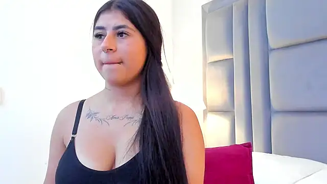 ScarletJons webcam