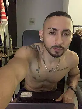 NicolasChest_xxx webcam