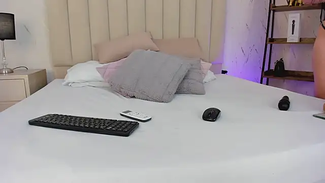 LilithHarperr_ webcam