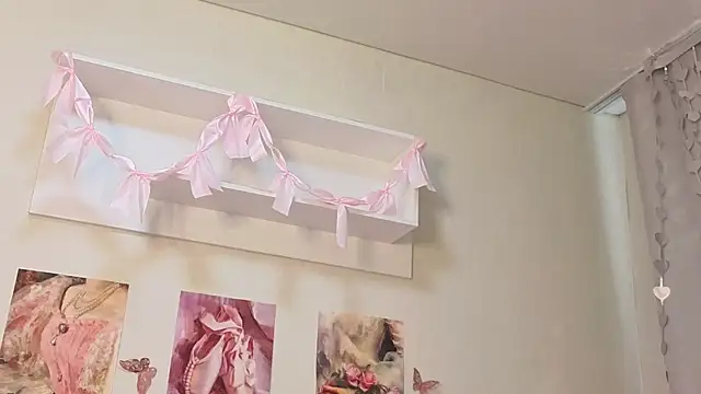 Milly_Lane webcam