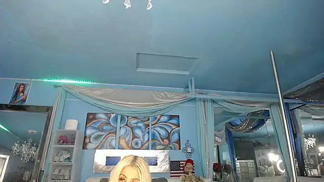 adrianna_fox - ADRIANNA_FOX's free webcam - UK Sex Cams