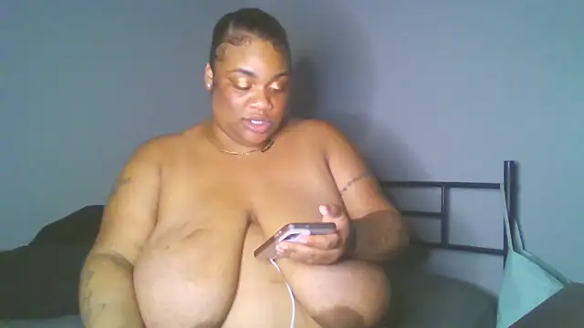 NaughtyHottieBBW webcam